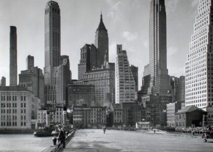 Manhattan_Skyline_I_South_Street_and_Jones_Lane, de Berenice Abbott (1936)